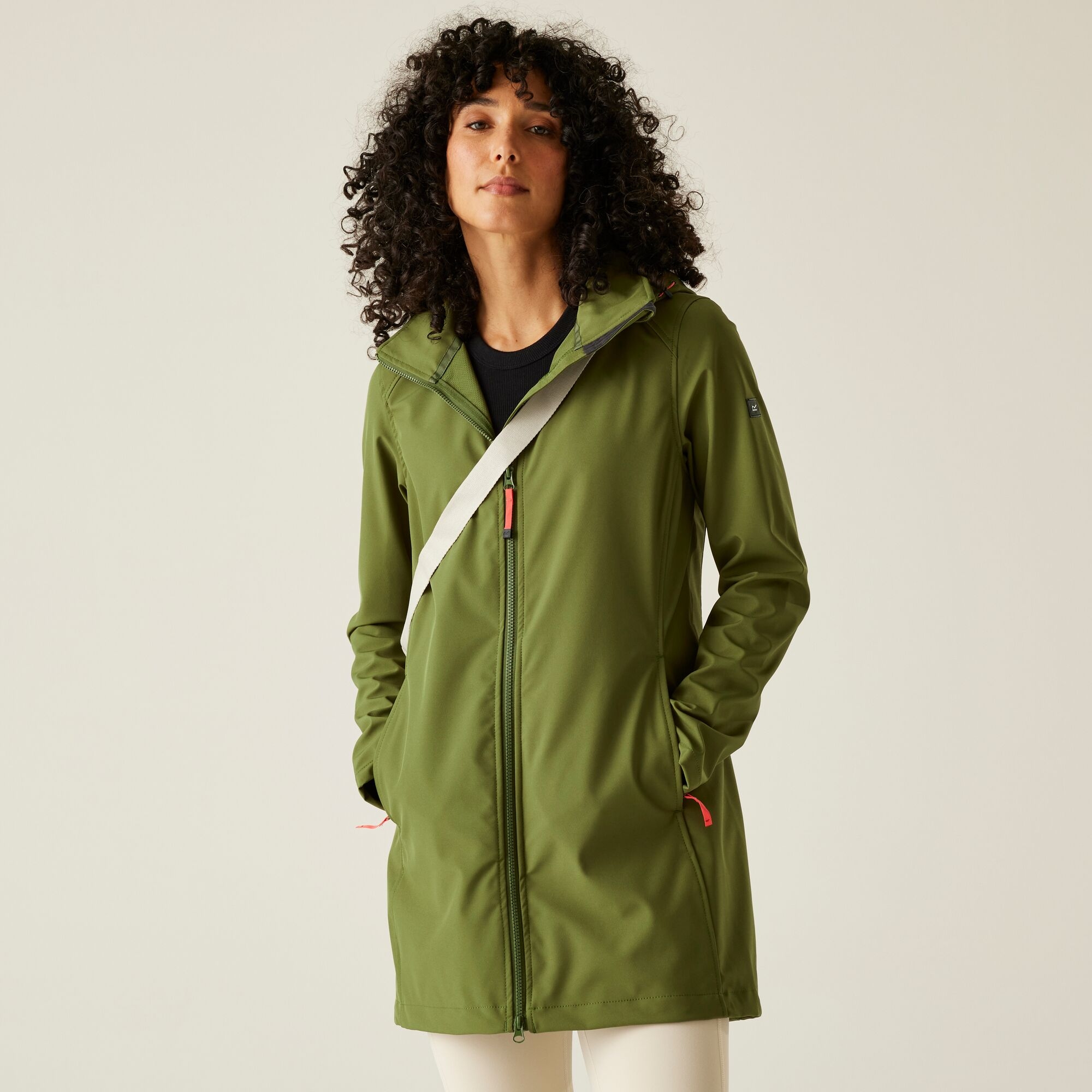 Regatta Women's Breathable Carisbrooke Softshell Jacket Nephrite Green Peach Bloom, Size: 8